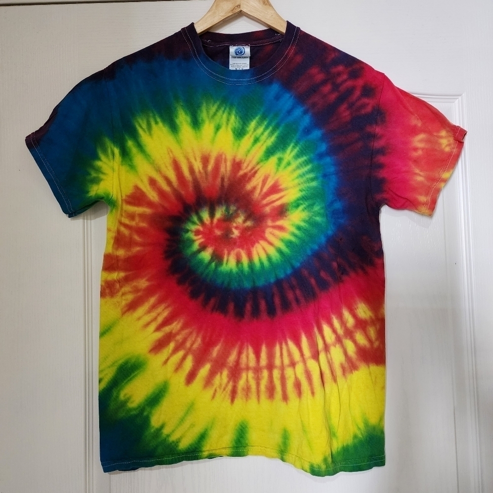 Colortone Rainbow swirl short sleeve tie dye shirt Size Adult M